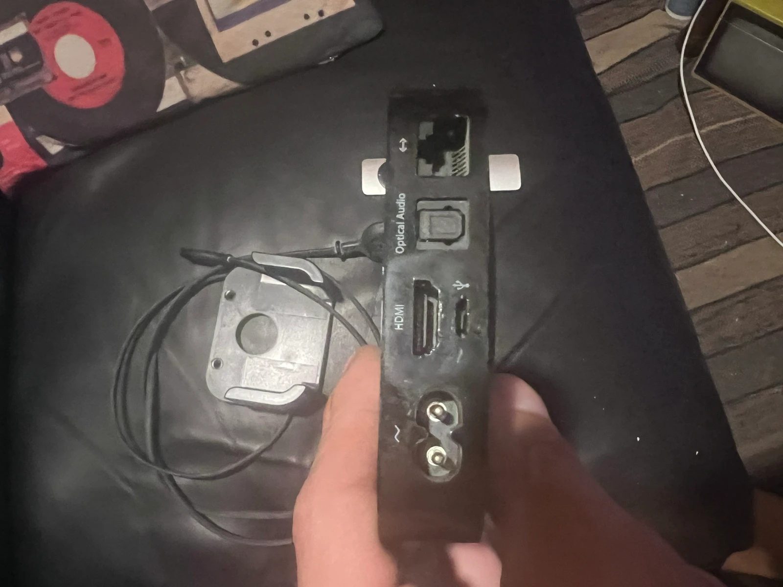 Apple TV 2nd Generation (A1378) complete with remote and stand excellent condition. – photo 3
